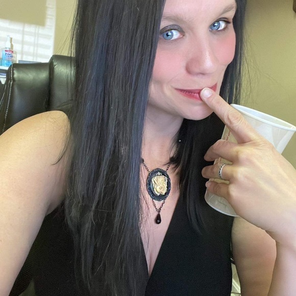 Meet your Posher, Jessica - Picture 8 of 8